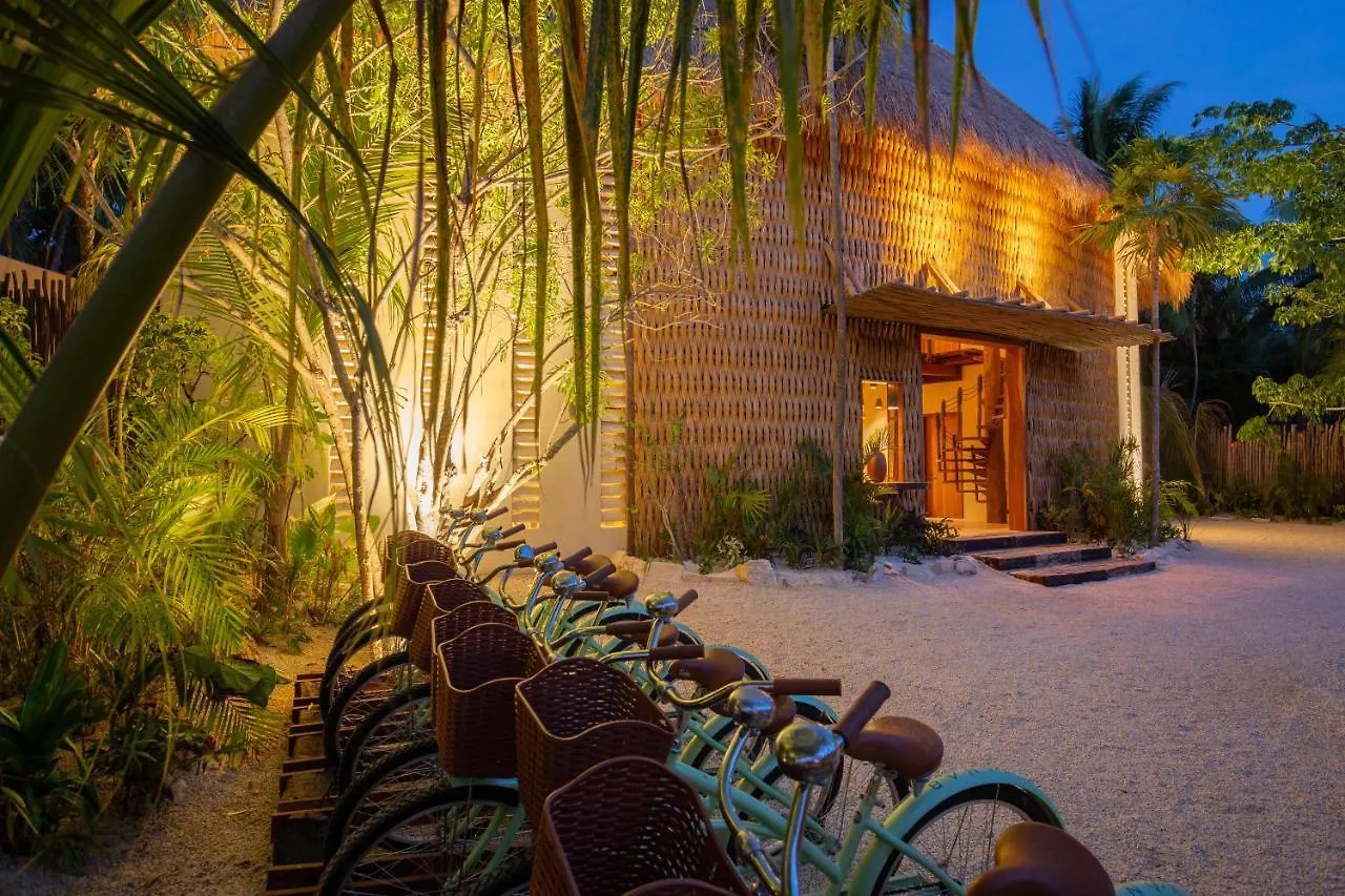 *****  Hotel Ma'Xanab Tulum Pueblo Mexico